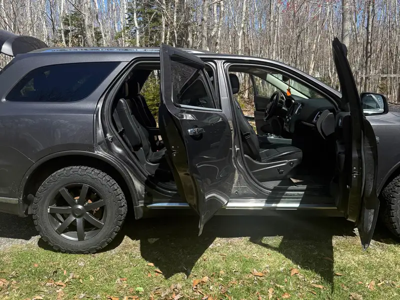 2016 Dodge Durango Citadel, šedá, 268 000 km, dovoz Kanada — foto 2 z 6