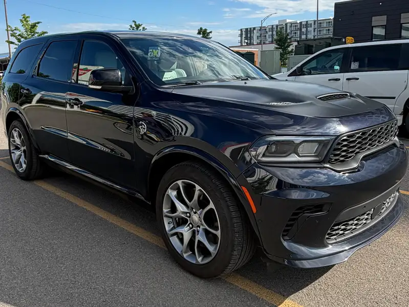 2025 Dodge Durango SRT Hellcat Hammerhead, modrá, 25 000 km, dovoz Kanada — foto 2 z 9