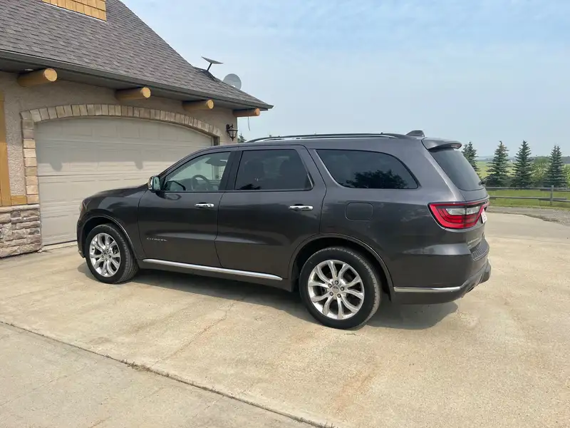 2017 Dodge Durango Citadel, šedá, 276 300 km, dovoz Kanada — foto 3 z 7