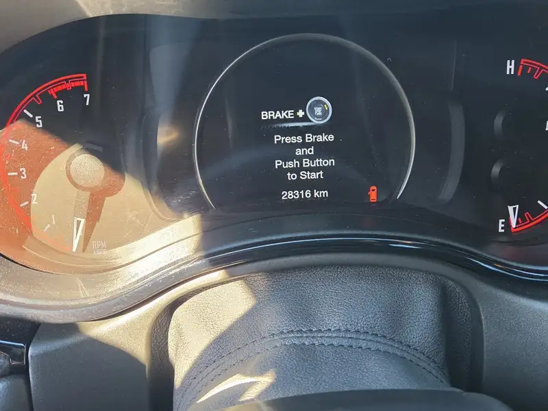 2023 Dodge Durango, 28 300 km, dovoz Kanada — foto 3 z 11