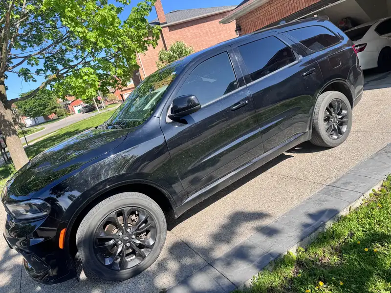 2022 Dodge Durango SXT, černá, 81 390 km, dovoz Kanada — foto 2 z 12