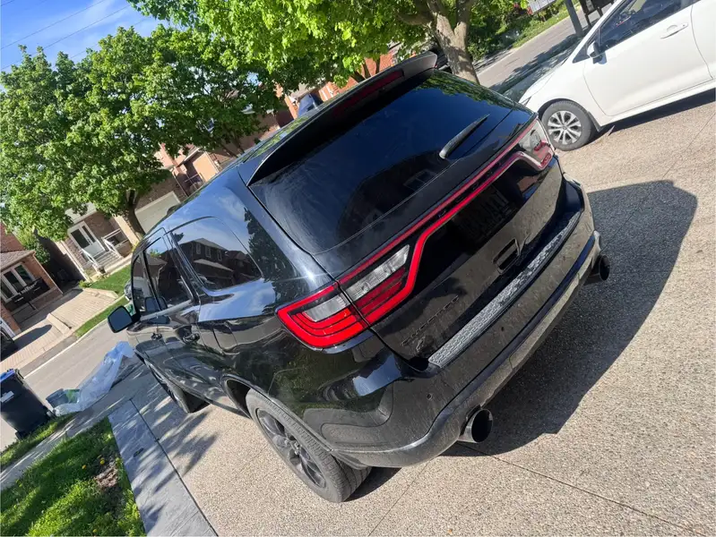 2022 Dodge Durango SXT, černá, 81 390 km, dovoz Kanada — foto 3 z 12