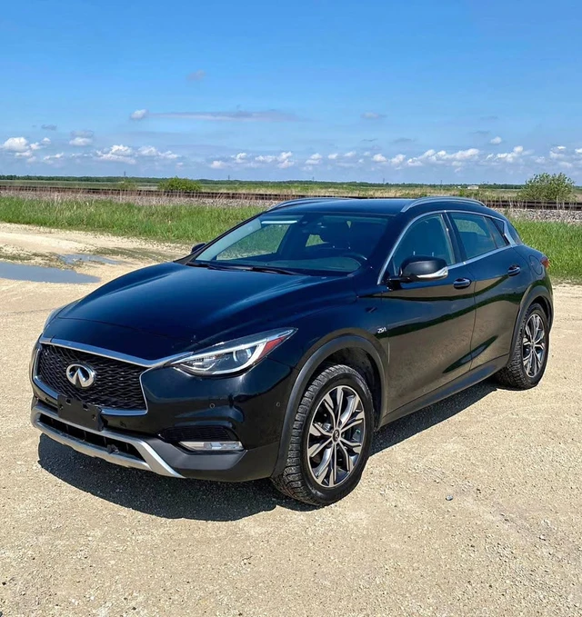 2017 Infiniti Qx30, černá, 148 000 km, dovoz Kanada — foto 1