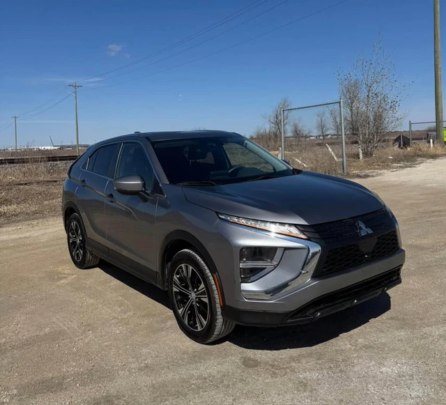 2022 Mitsubishi Eclipse Cross ES, šedá, 147 000 km, dovoz Kanada — foto 2 z 5