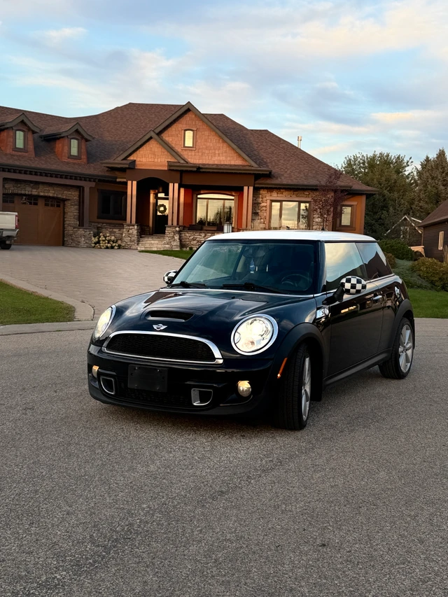 2013 Minicps, 119 000 km, dovoz Kanada — foto 1