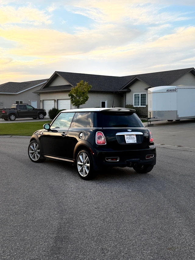 2013 Minicps, 119 000 km, dovoz Kanada — foto 2 z 5