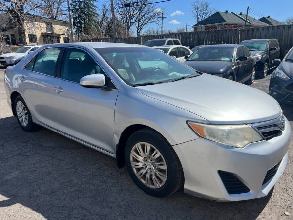 2012 Toyota, dovoz Kanada — foto 3 z 12