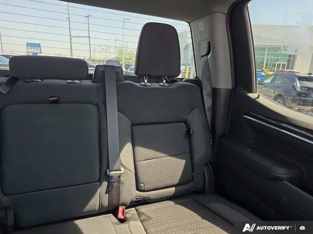 2024 GMC Sierra 1500 Elevation, šedá, 34 915 km, dovoz Kanada — foto 15 z 20