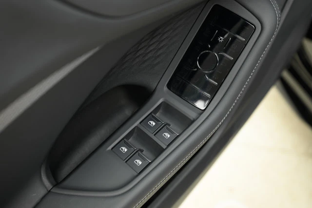 2025 Audi A5 Technik | Head Up Display | Black Package | 360 Camera, černá, 9 940 km, dovoz Kanada — foto 9 z 20