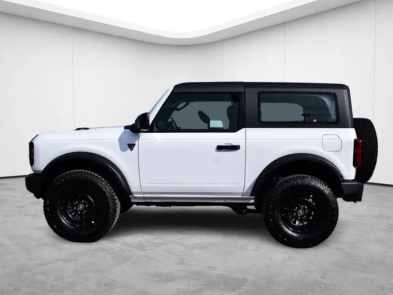 2026 Ford Bronco Base, bílá, 30 km, dovoz Kanada — foto 3 z 12