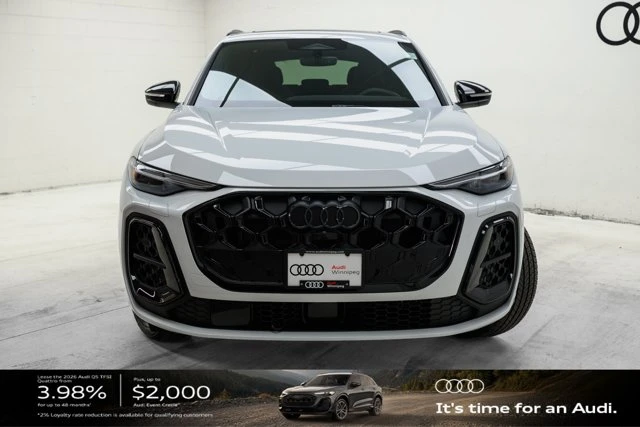 2026 Audi Q5 Progressiv, bílá, 24 km, dovoz Kanada — foto 2 z 20