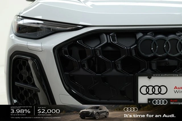 2026 Audi Q5 Progressiv, bílá, 24 km, dovoz Kanada — foto 3 z 20