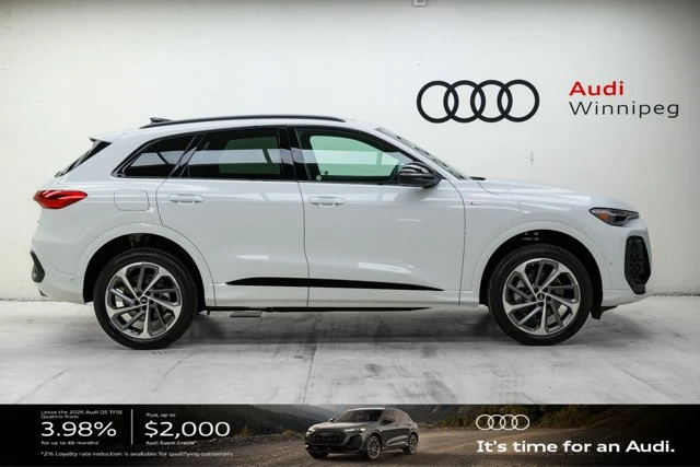2026 Audi Q5 Progressiv, bílá, 24 km, dovoz Kanada — foto 4 z 20