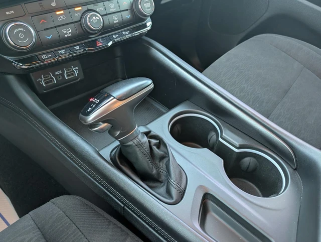 2022 Dodge Durango SXT | Heated steering | Command Start, šedá, 177 931 km, dovoz Kanada — foto 16 z 17