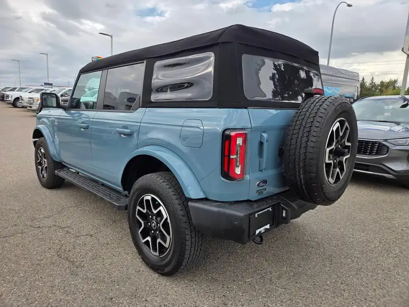 2023 Ford Bronco Outer Banks, šedá, 28 121 km, dovoz Kanada — foto 5 z 12