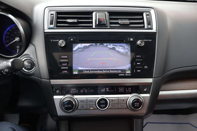 2017 Subaru Outback Premier Tech Pkg, bílá, 138 569 km, dovoz Kanada — foto 13 z 20