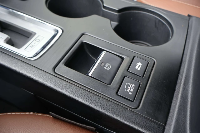 2017 Subaru Outback Premier Tech Pkg, bílá, 138 569 km, dovoz Kanada — foto 15 z 20