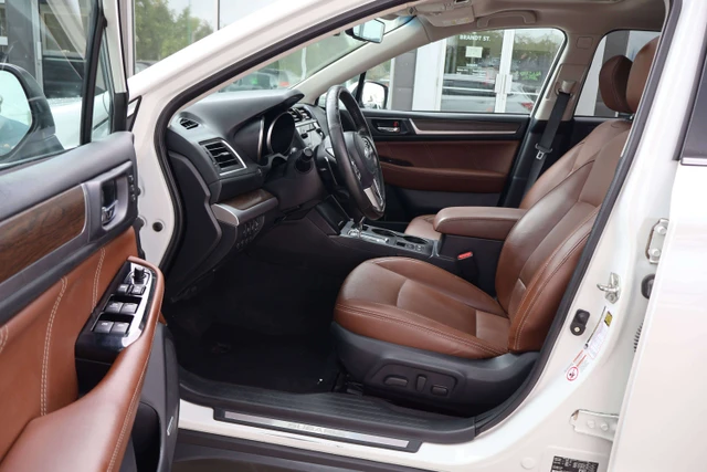 2017 Subaru Outback Premier Tech Pkg, bílá, 138 569 km, dovoz Kanada — foto 2 z 20