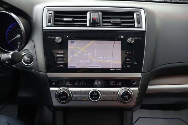 2017 Subaru Outback Premier Tech Pkg, bílá, 138 569 km, dovoz Kanada — foto 6 z 20
