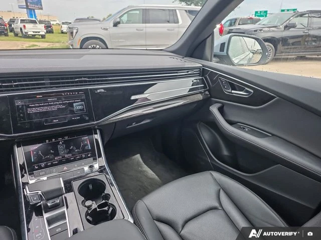2025 Audi Q8 Progressiv, šedá, 29 714 km, dovoz Kanada — foto 11 z 20