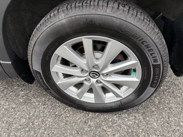2016 Mazda, dovoz Kanada — foto 4 z 11