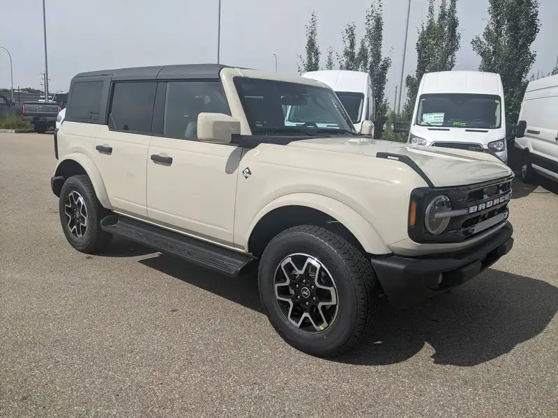 2026 Ford Bronco, hnědá, 25 km, dovoz Kanada — foto 3 z 12
