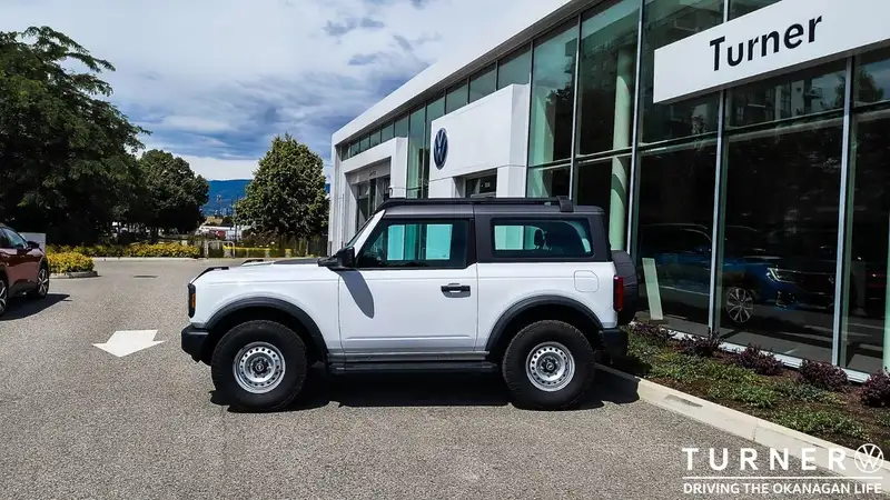 2022 Ford Bronco Base, 14 193 km, dovoz Kanada — foto 2 z 12