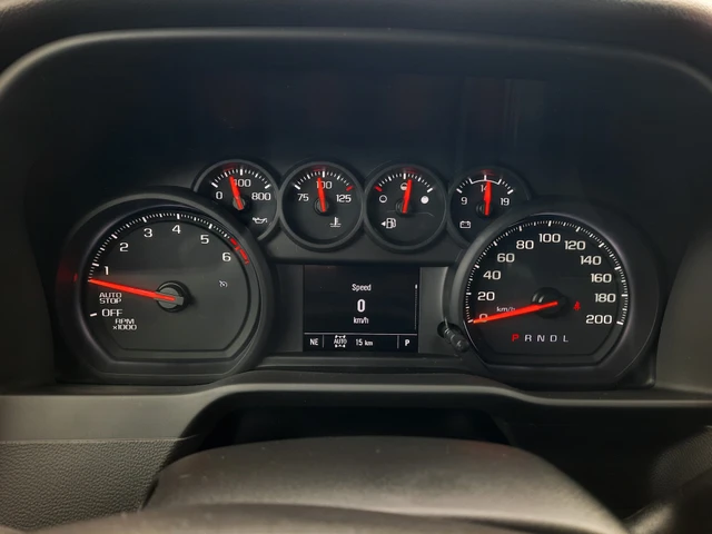 2026 GMC Sierra 1500 Elevation, černá, 6 km, dovoz Kanada — foto 13 z 20