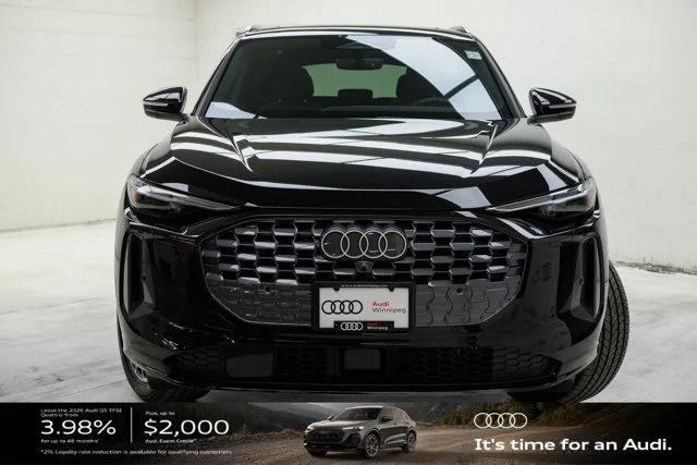 2026 Audi Q5 Progressiv, černá, 11 km, dovoz Kanada — foto 2 z 20