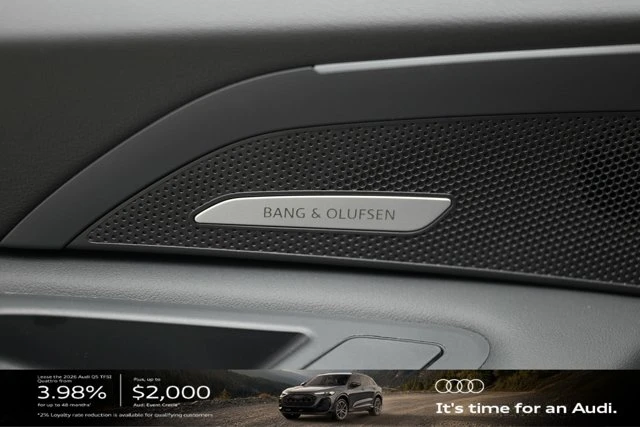 2026 Audi Q5 Progressiv, šedá, 12 km, dovoz Kanada — foto 13 z 20