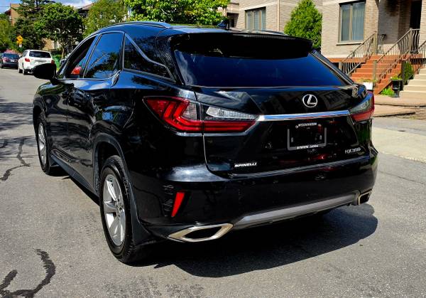 2019 Lexus, dovoz Kanada — foto 3 z 8