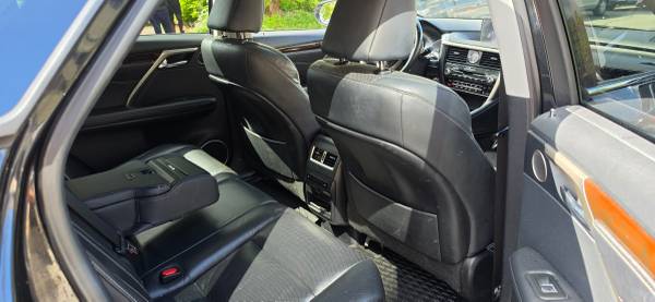 2019 Lexus, dovoz Kanada — foto 6 z 8