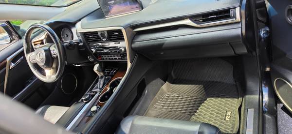 2019 Lexus, dovoz Kanada — foto 7 z 8