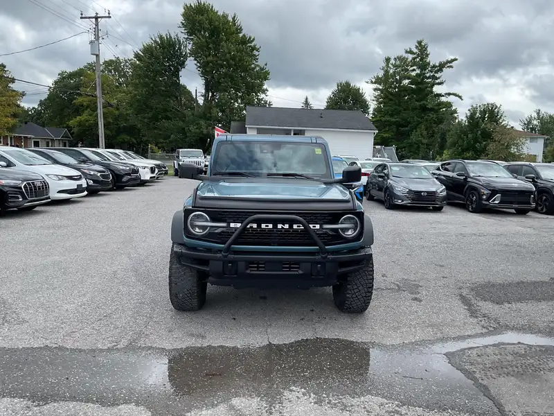2022 Ford Bronco, modrá, 45 357 km, dovoz Kanada — foto 2 z 12