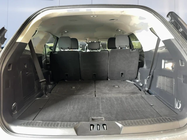 2025 Ford Explorer Active, šedá, 64 996 km, dovoz Kanada — foto 15 z 15