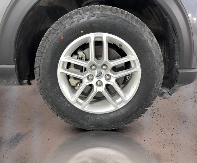 2025 Ford Explorer Active, šedá, 64 996 km, dovoz Kanada — foto 6 z 15