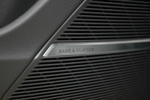 2026 Audi Q8 Technik, bílá, 90 km, dovoz Kanada — foto 13 z 20