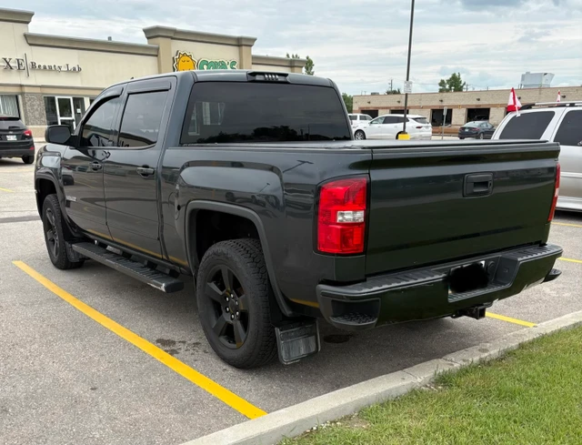 2018 GMC Sierra 1500 Elevation, 287 000 km, dovoz Kanada — foto 2 z 5