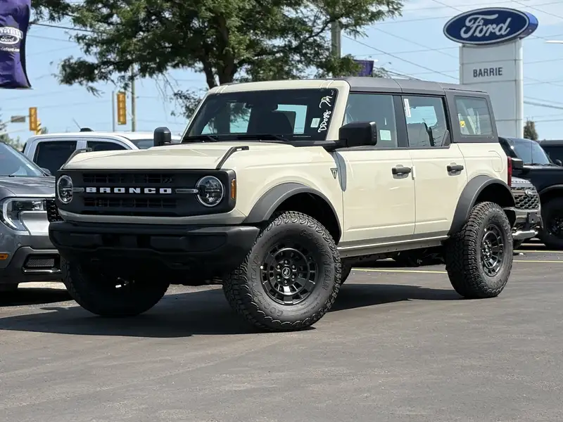 2026 Ford Bronco Base, Desert Sand, 0 km, dovoz Kanada — foto 2 z 12