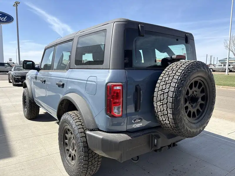 2025 Ford Bronco Base 101A, šedá, 27 km, dovoz Kanada — foto 5 z 12