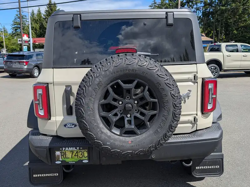 2026 Ford Bronco, hnědá, 12 km, dovoz Kanada — foto 6 z 12