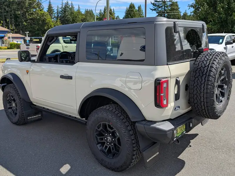 2026 Ford Bronco, hnědá, 12 km, dovoz Kanada — foto 9 z 12