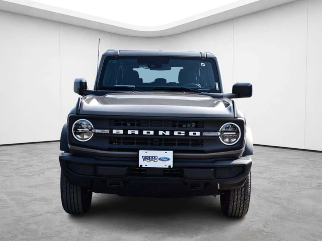 2026 Ford Bronco Base, šedá, 30 km, dovoz Kanada — foto 2 z 18