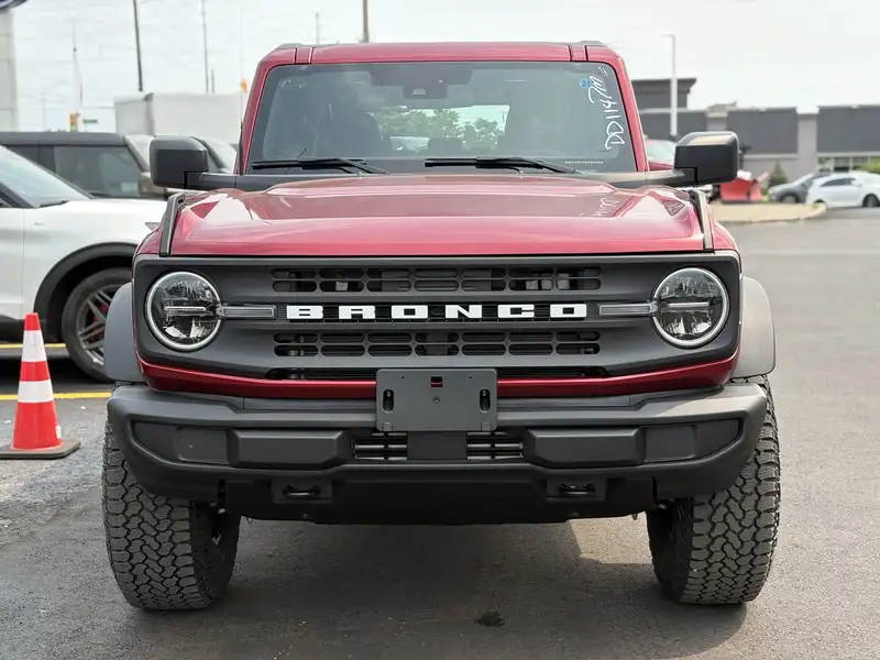 2026 Ford Bronco Base, červená, 0 km, dovoz Kanada — foto 3 z 12