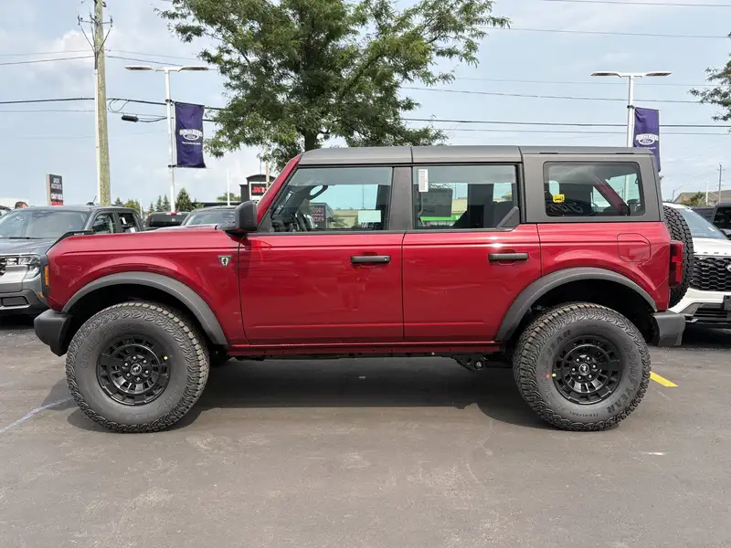 2026 Ford Bronco Base, červená, 0 km, dovoz Kanada — foto 4 z 12