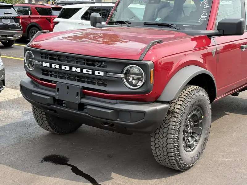 2026 Ford Bronco Base, červená, 0 km, dovoz Kanada — foto 9 z 12