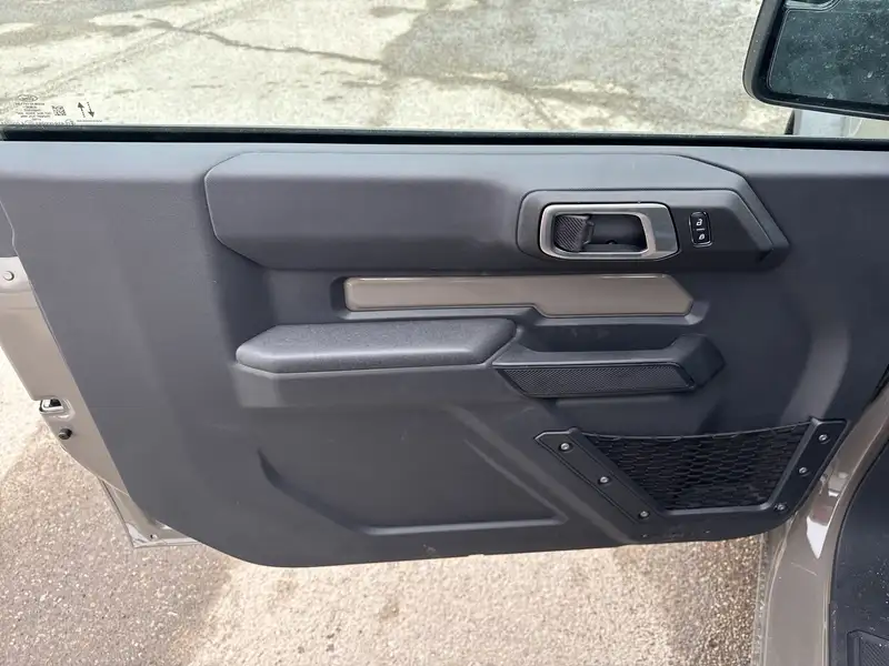 2026 Ford Bronco Base, šedá, 12 km, dovoz Kanada — foto 9 z 12