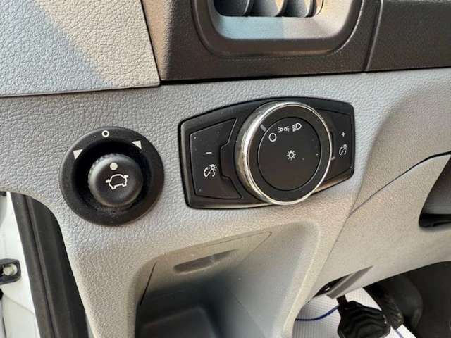 2017 Ford Transit, bílá, 187 953 km, dovoz Kanada — foto 16 z 20