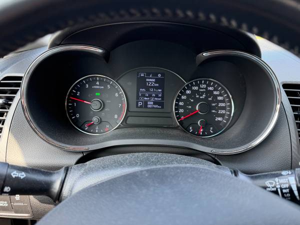 2016 Kia, dovoz Kanada — foto 2 z 6
