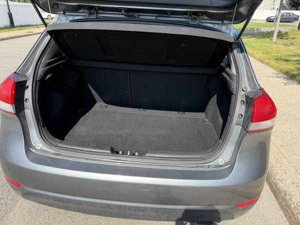 2016 Kia, dovoz Kanada — foto 6 z 6